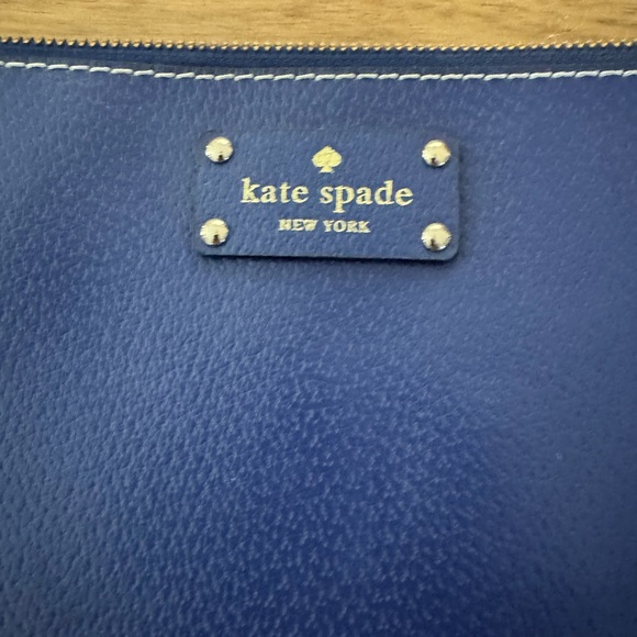 Kate spade purse like new, the color is purple 💯 leather - Picture 3 of 3